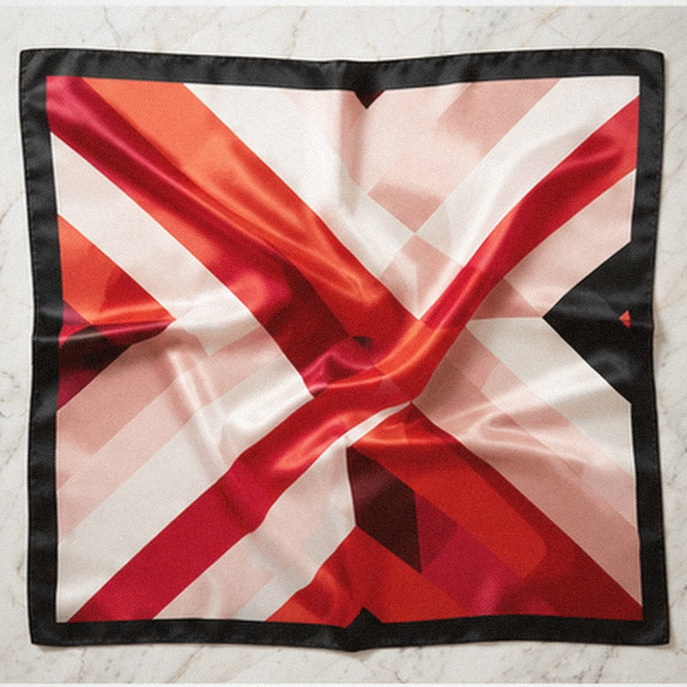 Foulard Carré Satin Graphique · Scarf — Rouge & Noir Croisée Moderne
