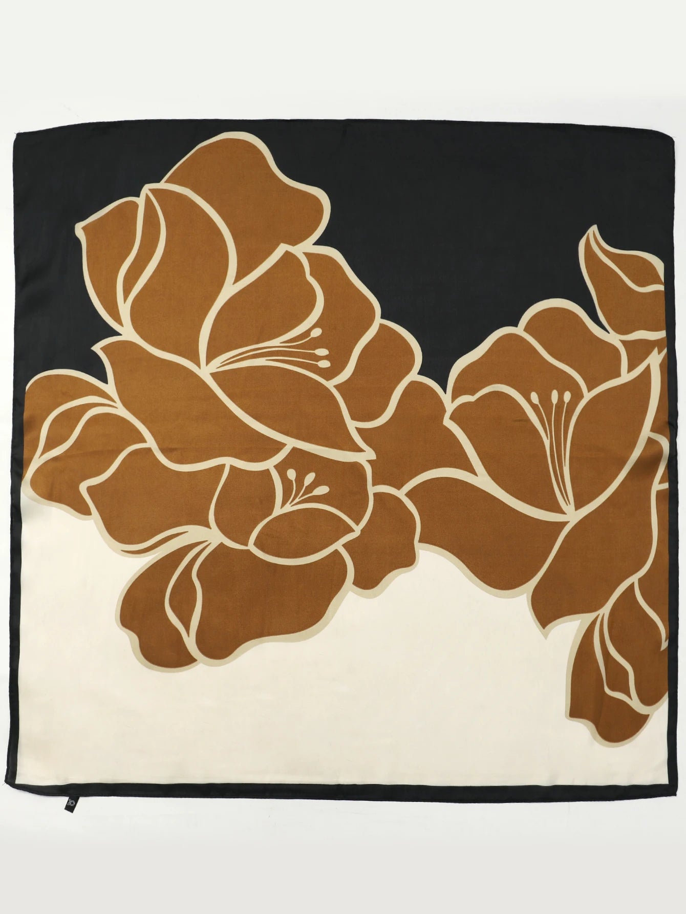 Foulard 70×70 — Imprimé Luxe Satiné