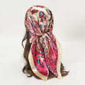 Foulard Carré Satin Graphique · Scarf — 90×90