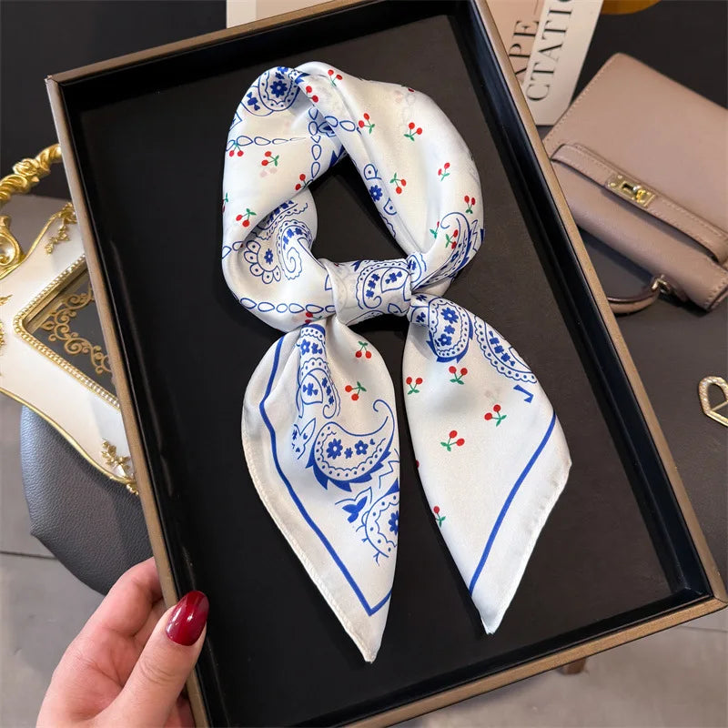 Foulard 70×70 — Imprimé Floral Bohème