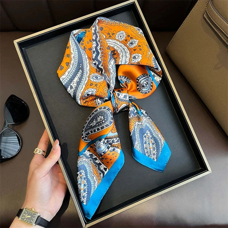 Foulard 70×70 — Imprimé Floral Bohème