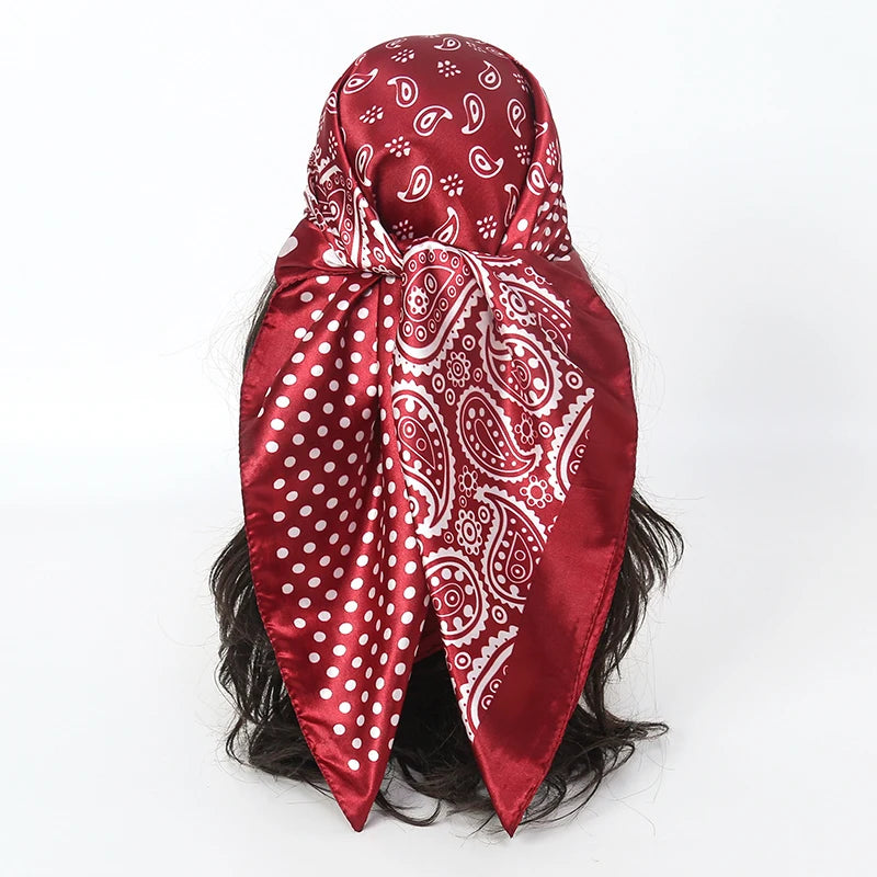 Foulard Carré Satin Graphique · Scarf — 90×90