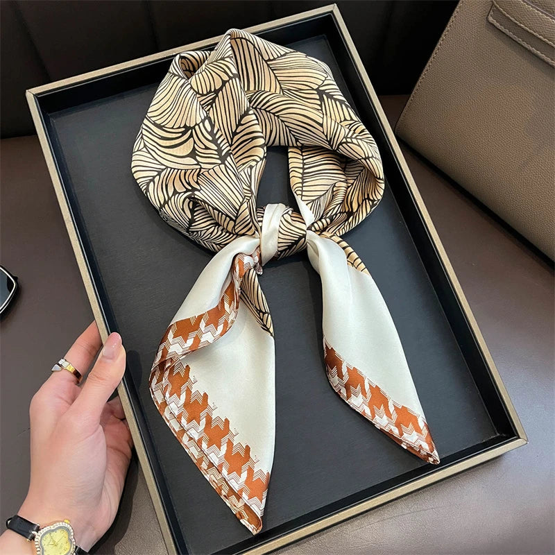 Foulard 70×70 — Imprimé Floral Bohème