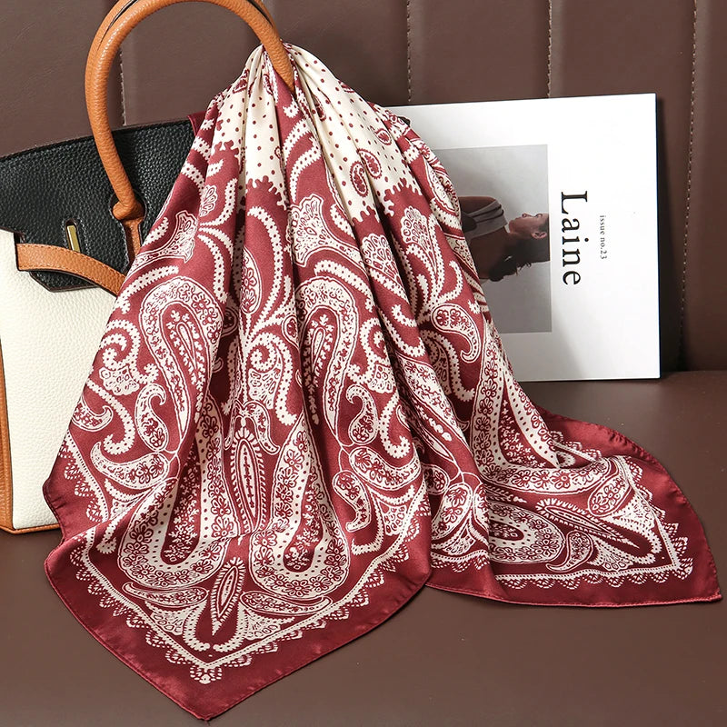 Foulard 70×70 — Imprimé Floral Bohème