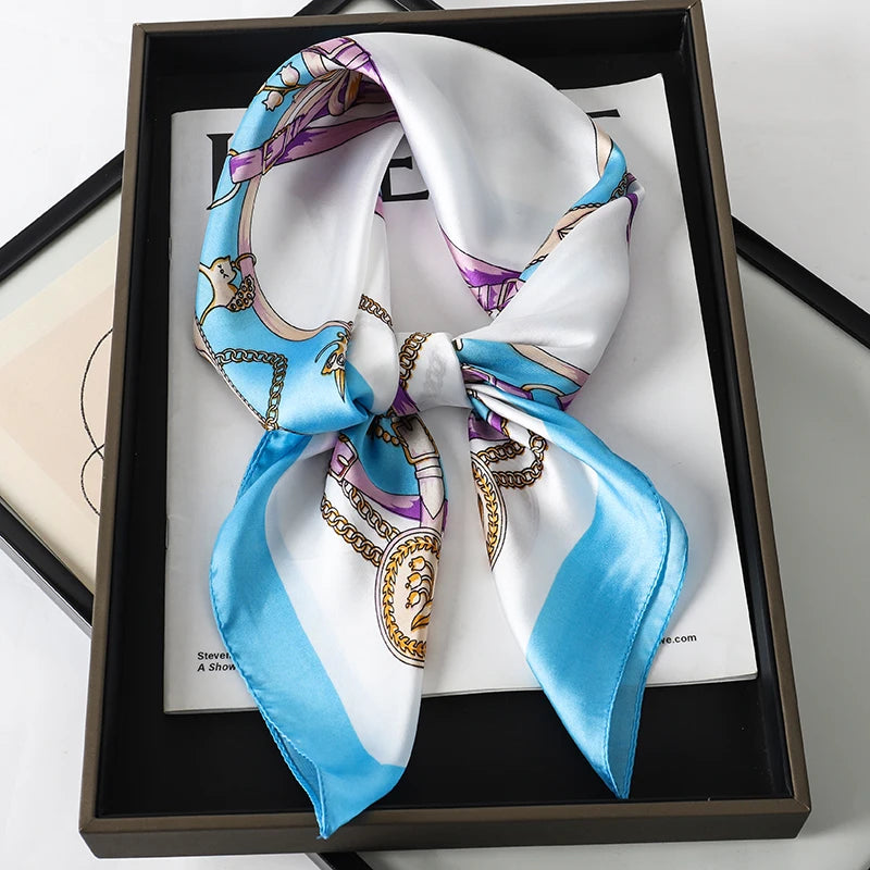 Foulard 70×70 — Imprimé Luxe Satiné