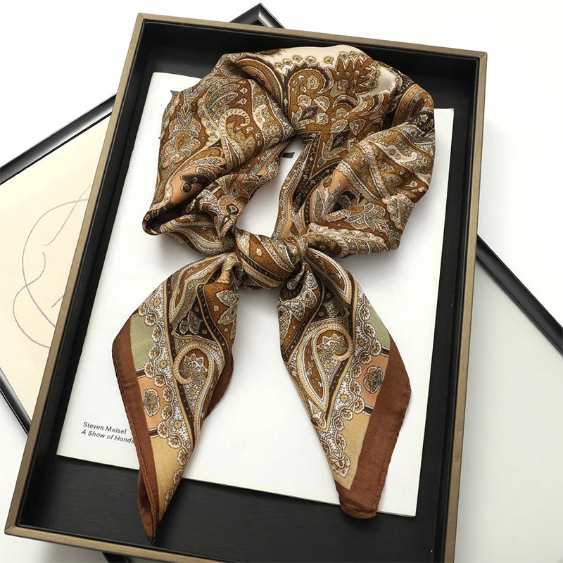 Foulard 70×70 — Imprimé Floral Bohème