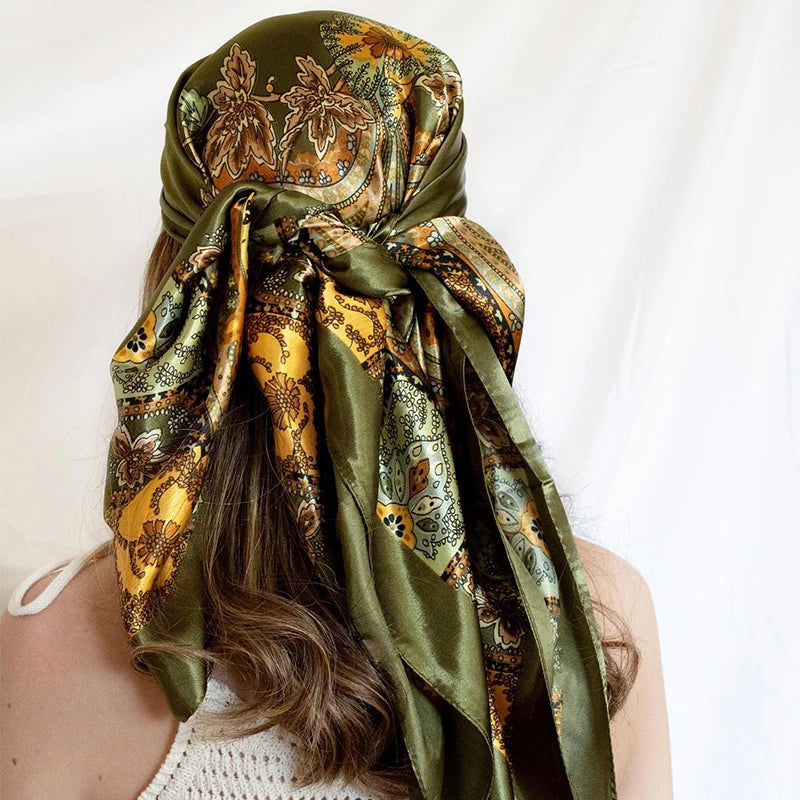 Foulard Carré Satin Graphique · Scarf — 90×90