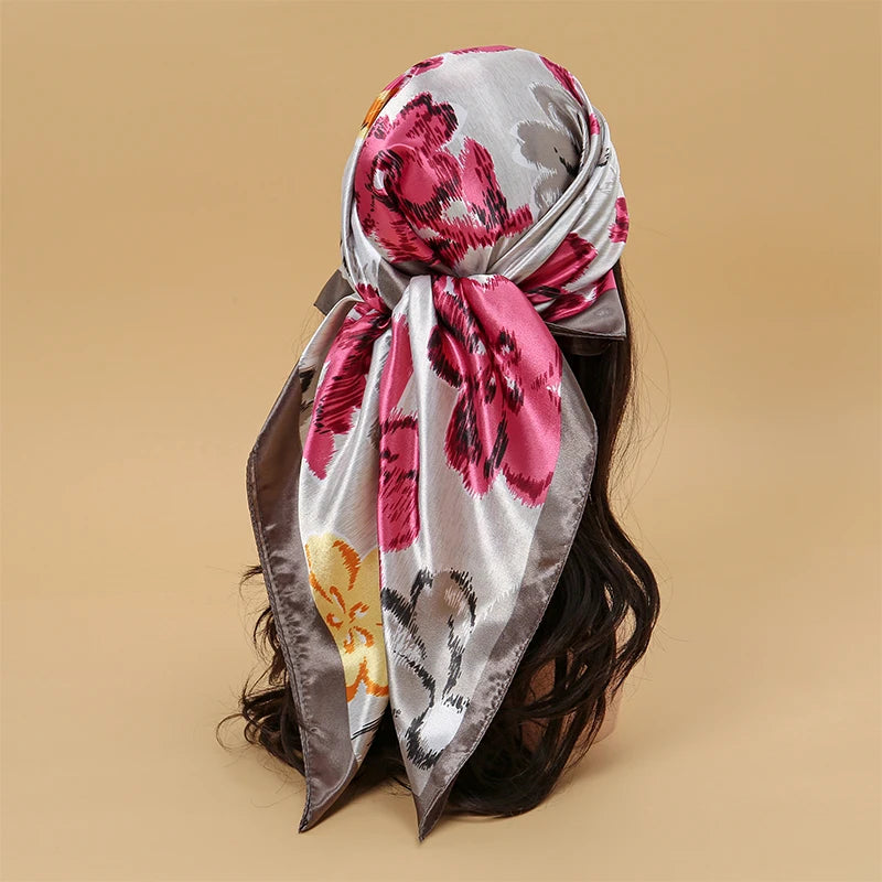 Foulard Carré Satin Graphique · Scarf — 90×90