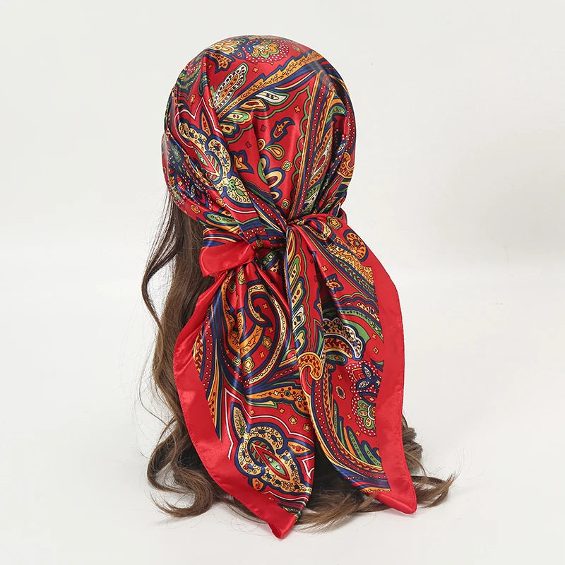 Foulard Carré Satin Graphique · Scarf — 90×90