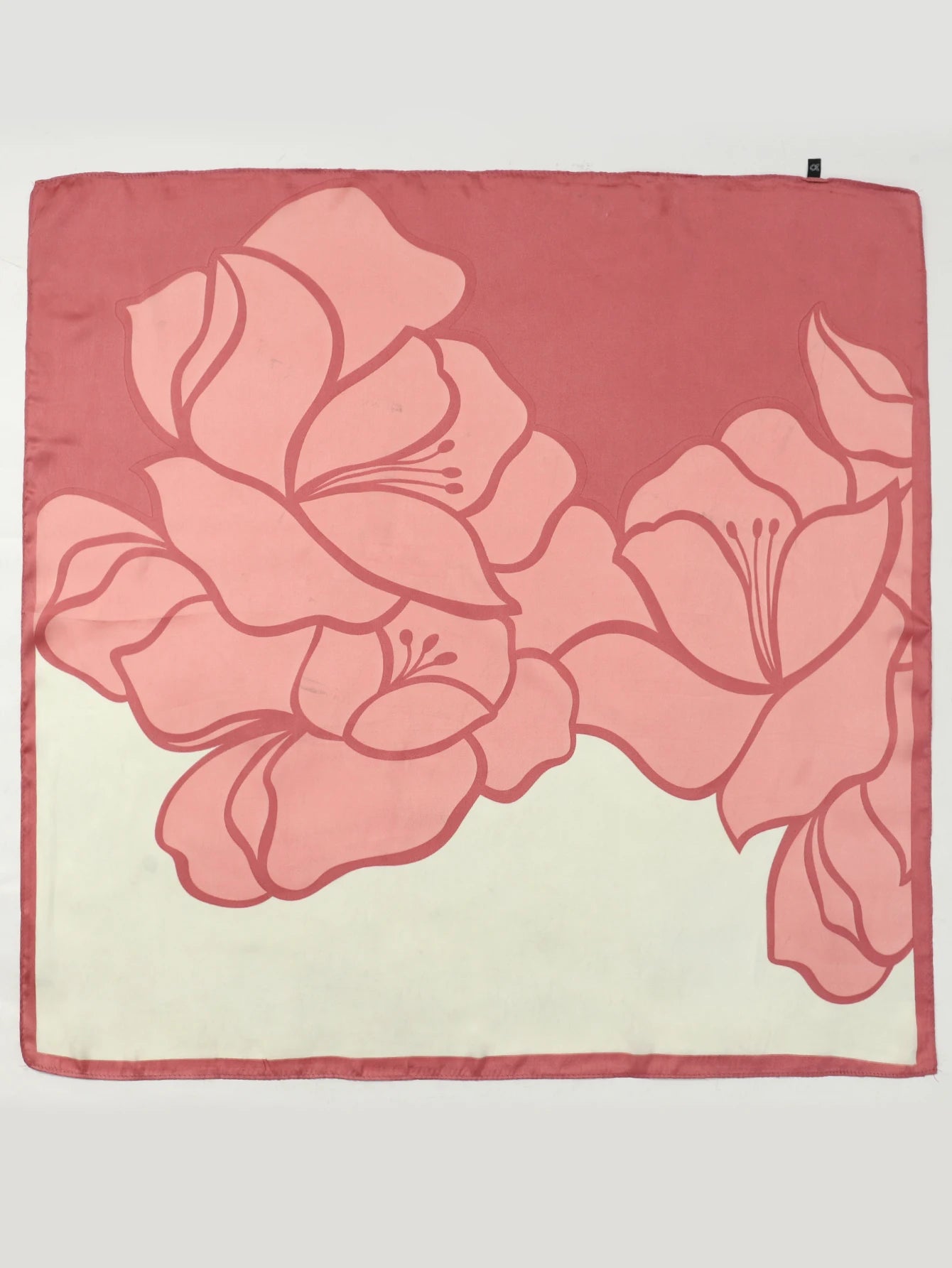 Foulard 70×70 — Imprimé Luxe Satiné