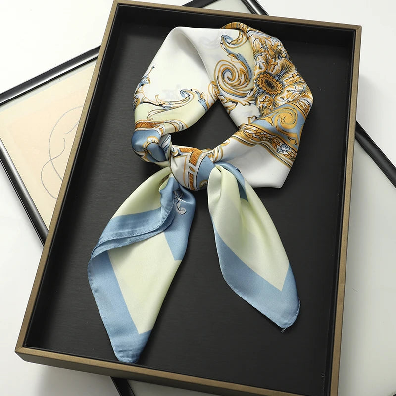Foulard 70×70 — Imprimé Luxe Satiné