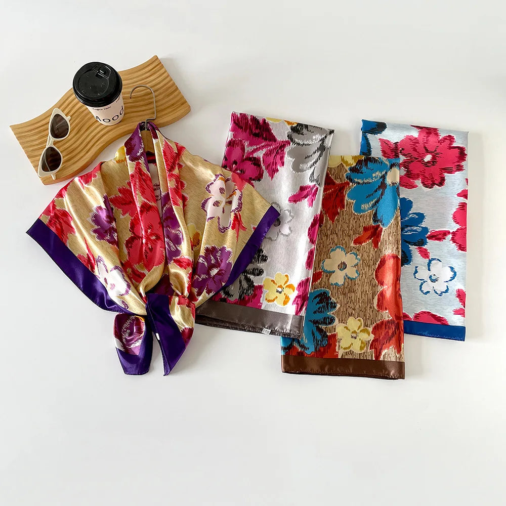Foulard Carré Satin Graphique · Scarf — 90×90