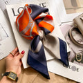 Foulard 70×70 — Imprimé Luxe Satiné