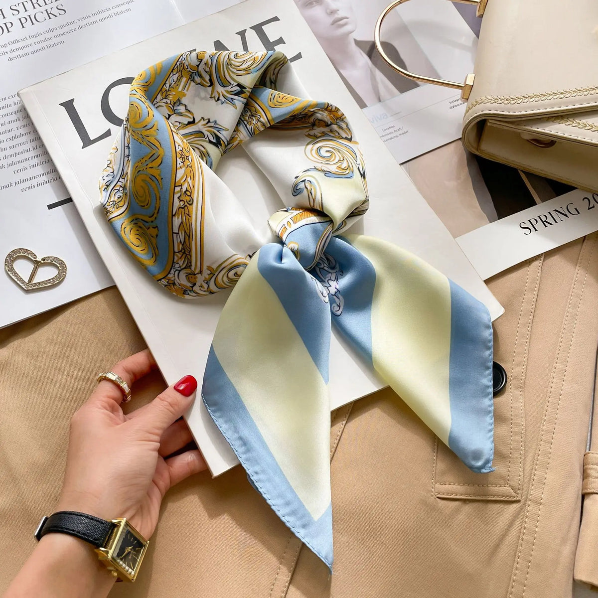 Foulard 70×70 — Imprimé Luxe Satiné