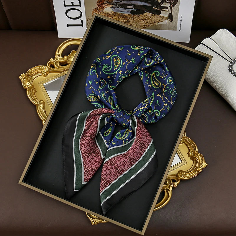 Foulard 70×70 — Imprimé Floral Bohème