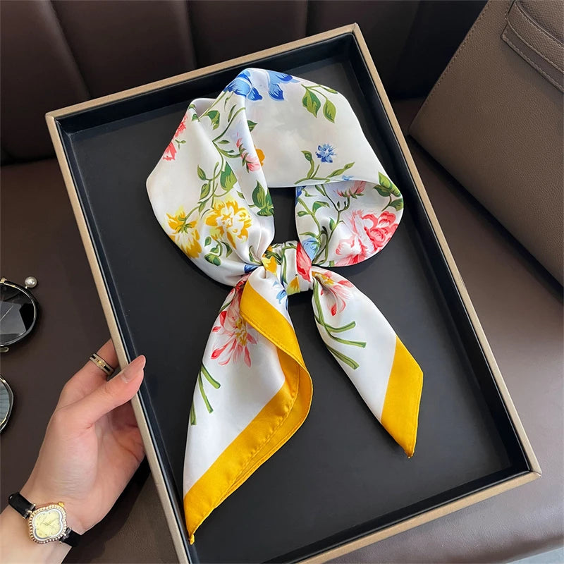 Foulard 70×70 — Imprimé Floral Bohème