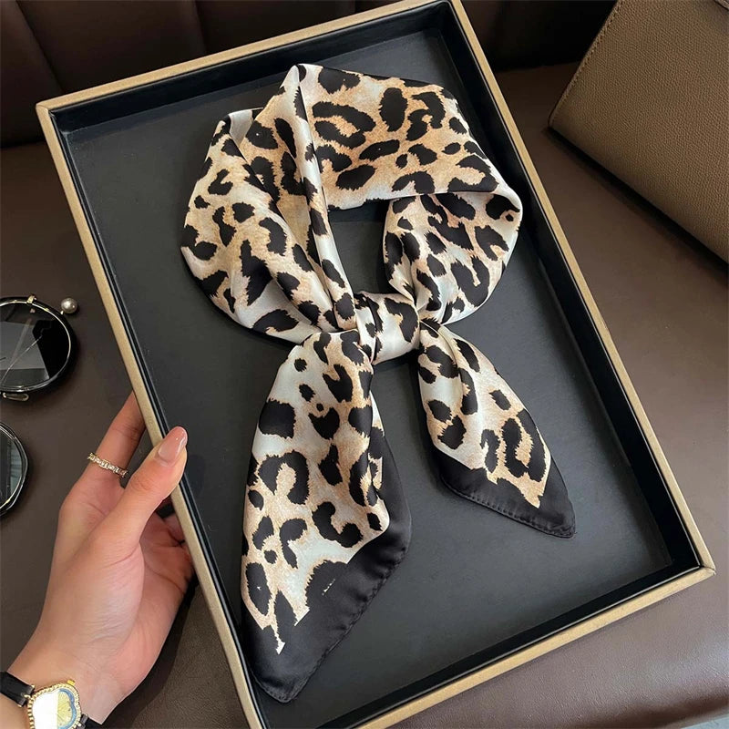 Foulard 70×70 — Imprimé Floral Bohème