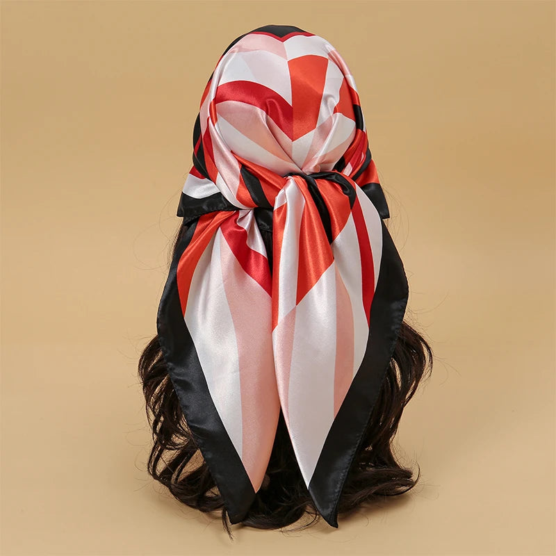 Foulard Carré Satin Graphique · Scarf — 90×90