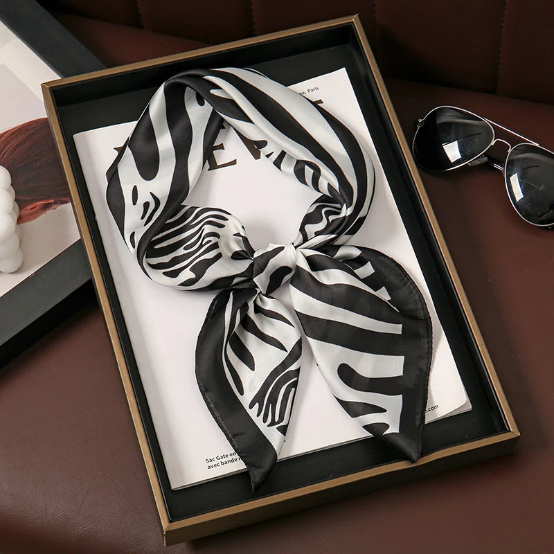 Foulard 70×70 — Imprimé Floral Bohème