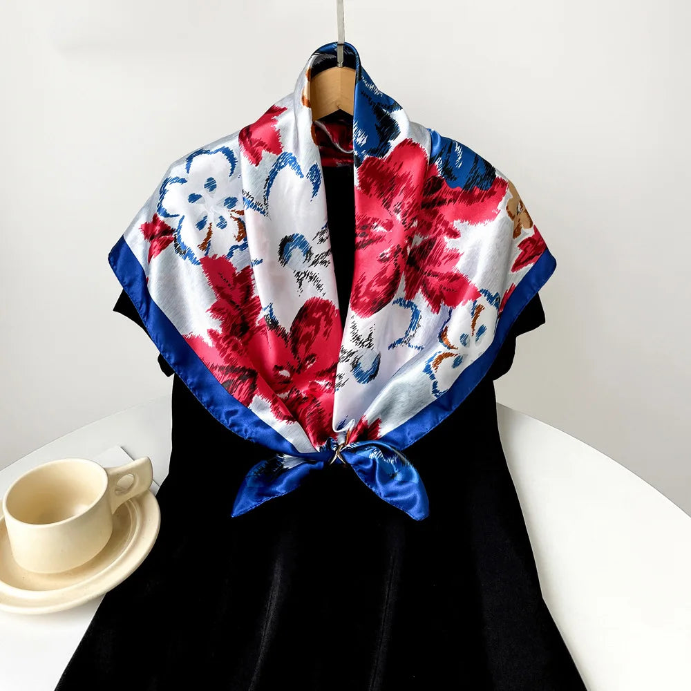 Foulard Carré Satin Graphique · Scarf — 90×90