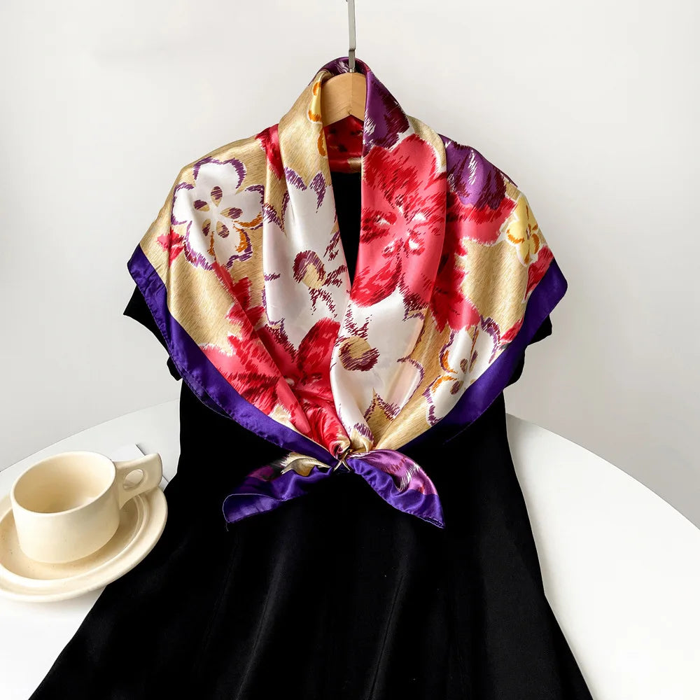 Foulard Carré Satin Graphique · Scarf — 90×90