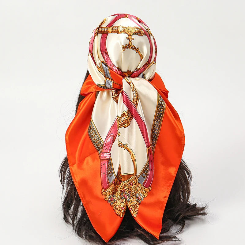 Foulard Carré Satin Graphique · Scarf — 90×90