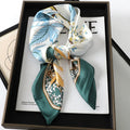 Foulard 70×70 — Imprimé Luxe Satiné