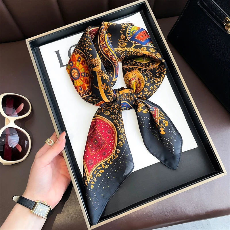 Foulard 70×70 — Imprimé Floral Bohème