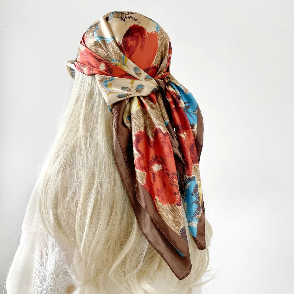 Foulard Carré Satin Graphique · Scarf — 90×90