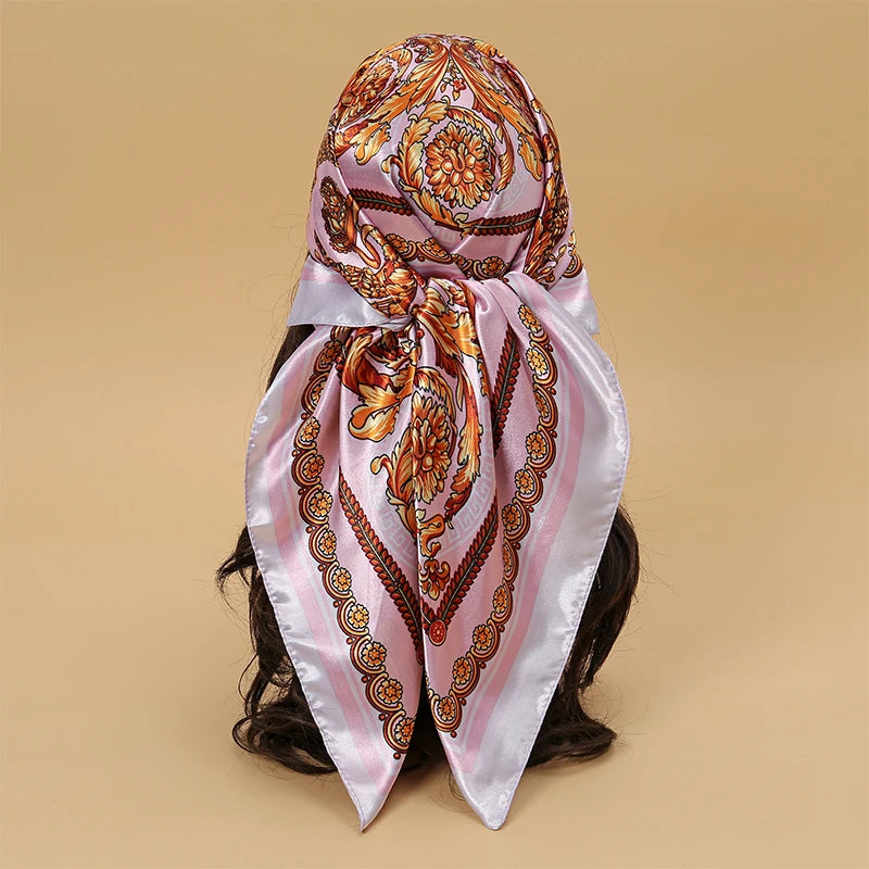 Foulard Carré Satin Graphique · Scarf — 90×90