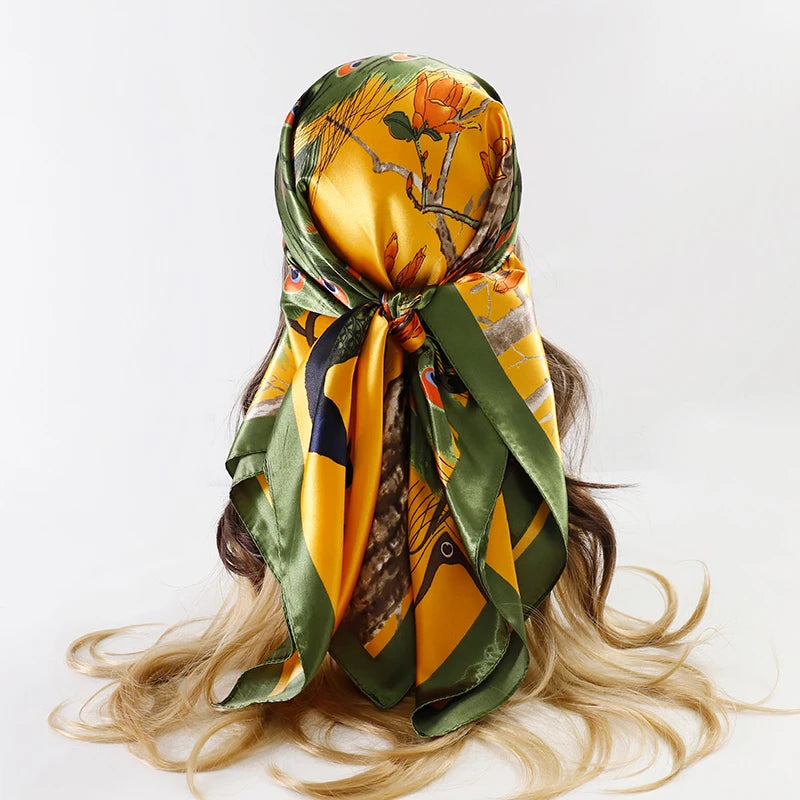 Foulard Carré Satin Graphique · Scarf — 90×90