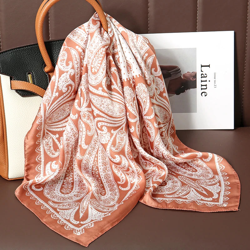 Foulard 70×70 — Imprimé Floral Bohème