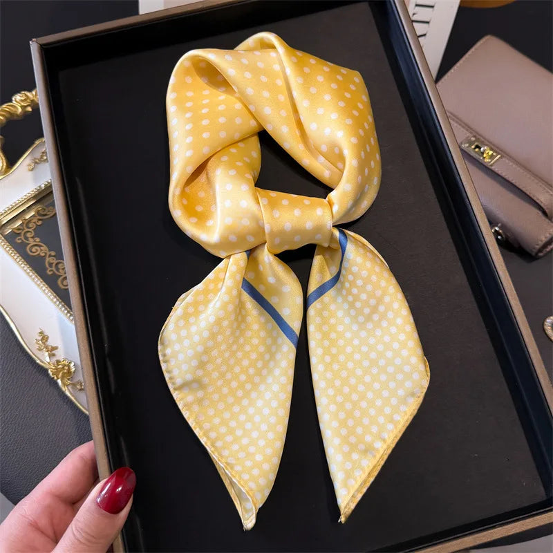 Foulard 70×70 — Imprimé Floral Bohème