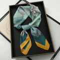Foulard 70×70 — Imprimé Luxe Satiné