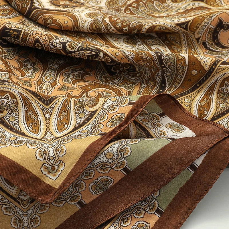 Foulard 70×70 — Imprimé Floral Bohème