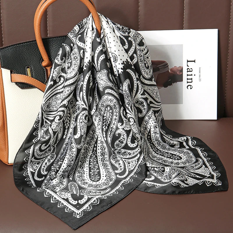 Foulard 70×70 — Imprimé Floral Bohème