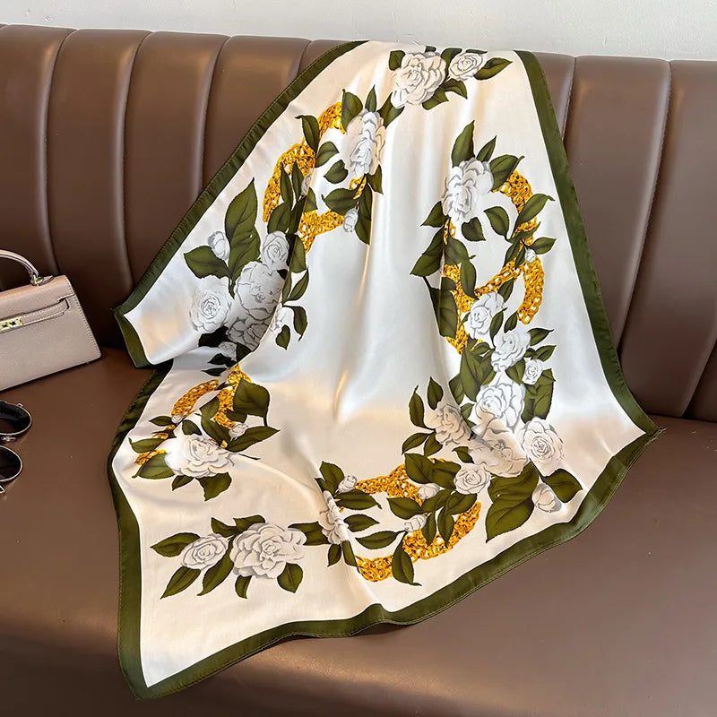 Foulard 70×70 — Imprimé Luxe Satiné