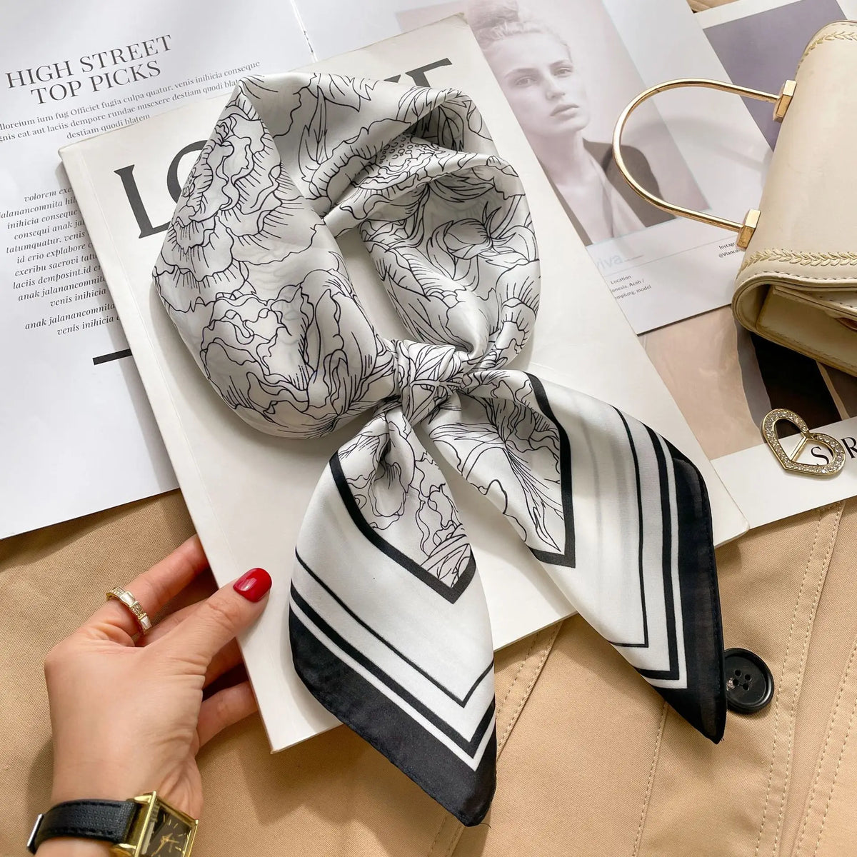 Foulard 70×70 — Imprimé Luxe Satiné