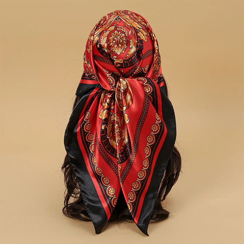 Foulard Carré Satin Graphique · Scarf — 90×90