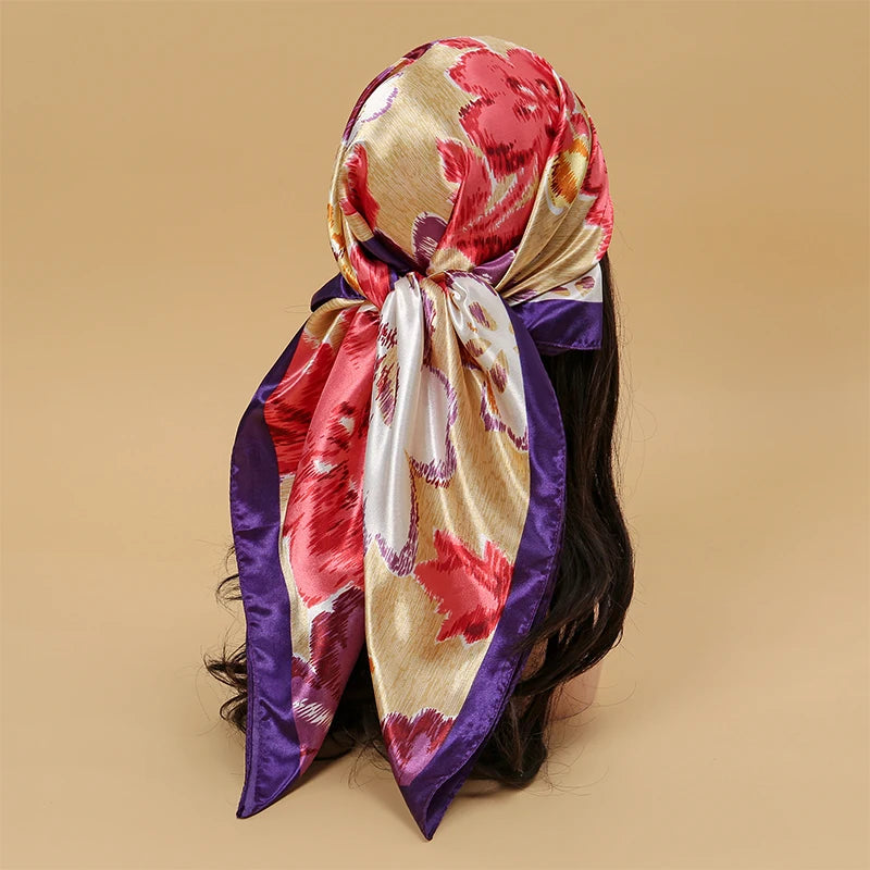 Foulard Carré Satin Graphique · Scarf — 90×90