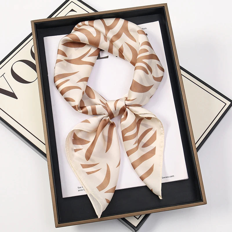 Foulard 70×70 — Imprimé Floral Bohème