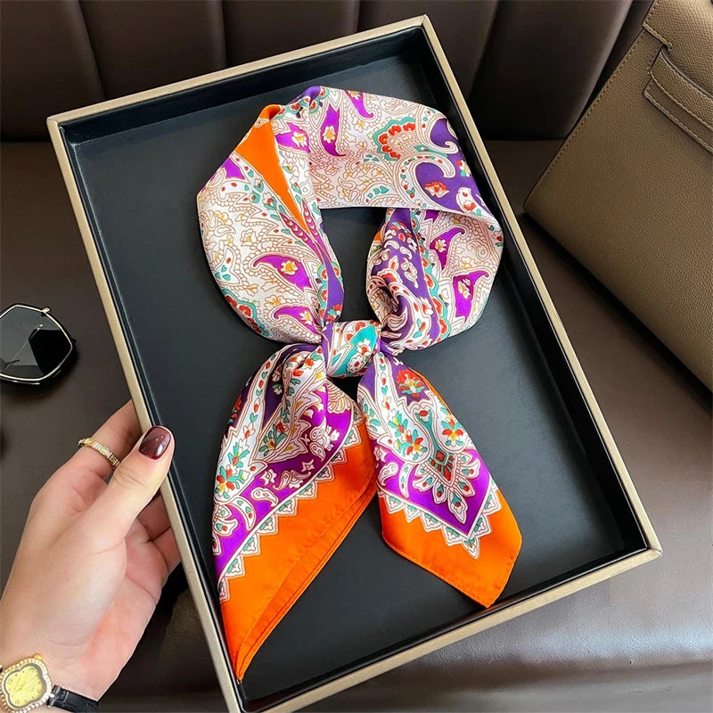Foulard 70×70 — Imprimé Floral Bohème