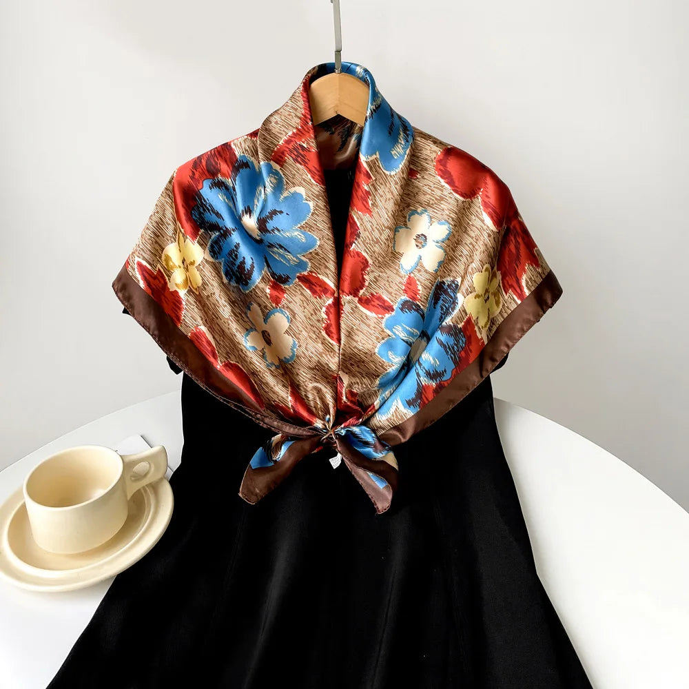Foulard Carré Satin Graphique · Scarf — 90×90