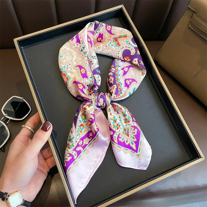 Foulard 70×70 — Imprimé Floral Bohème