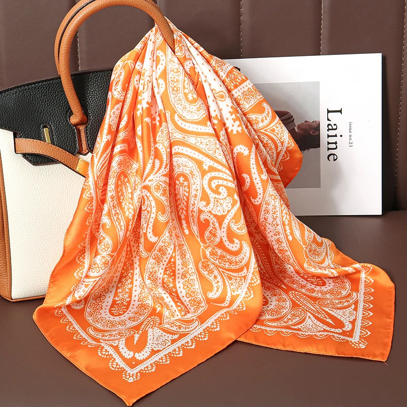 Foulard 70×70 — Imprimé Floral Bohème