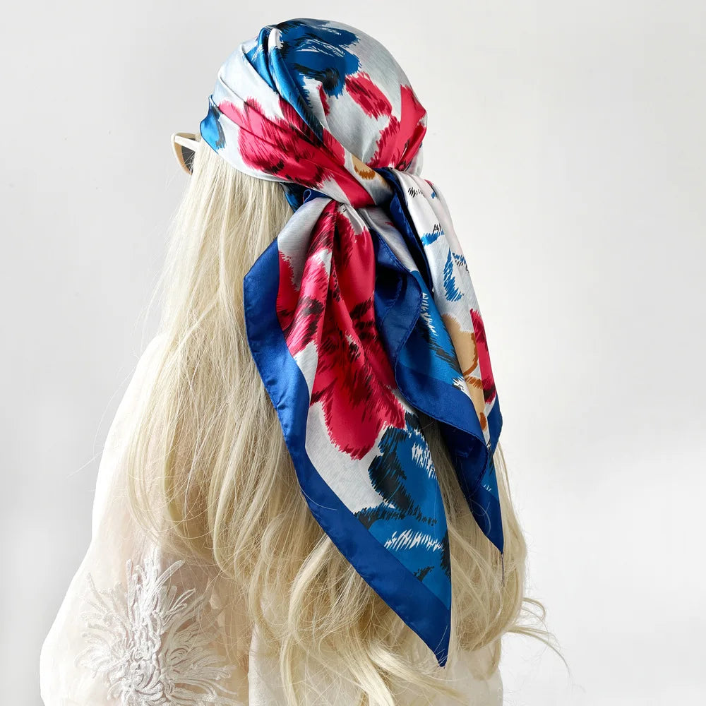 Foulard Carré Satin Graphique · Scarf — 90×90
